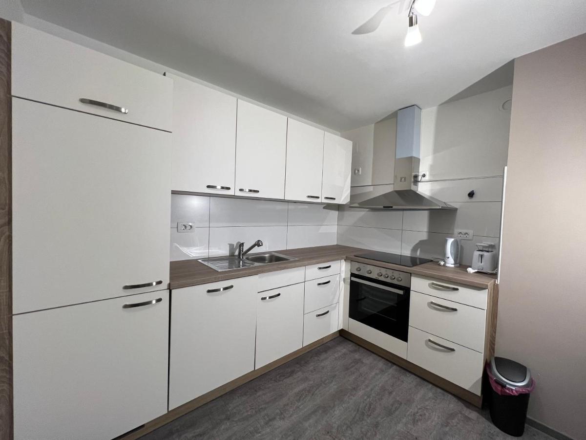 Mici'S Apartments Visoko  Eksteriør billede